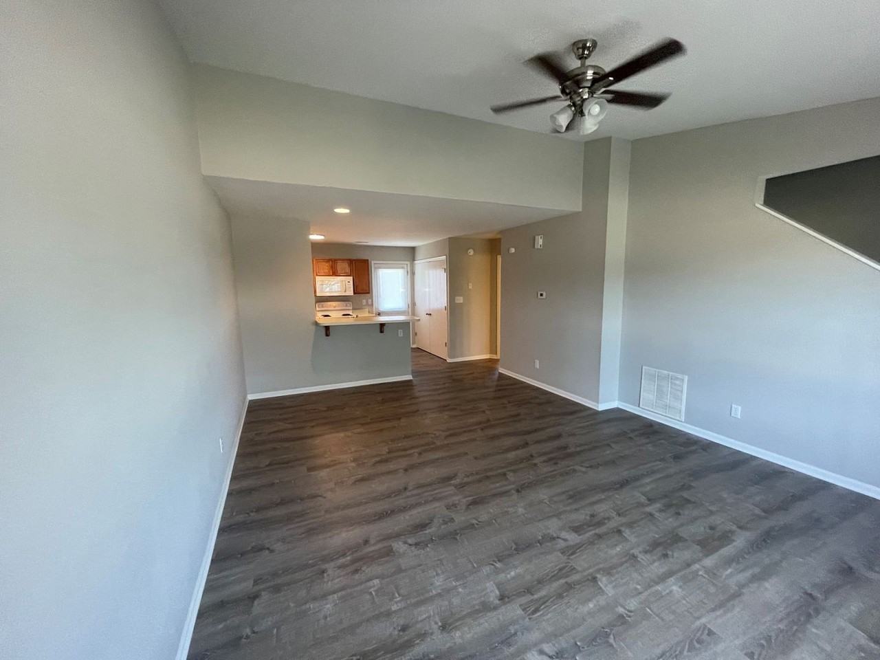1421 Risen Star Ct - Photo 4 of 27