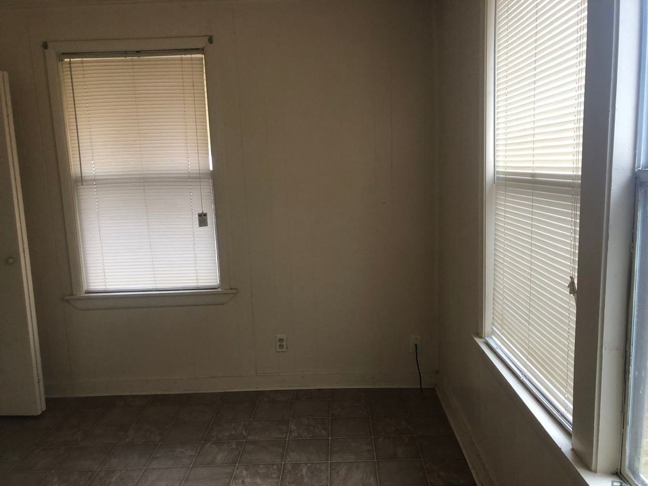 207 Roosevelt Rd - Photo 7 of 10