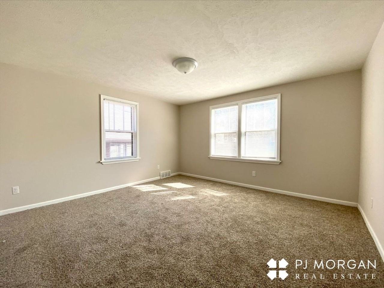 134 N 34th St - Photo 3 of 10