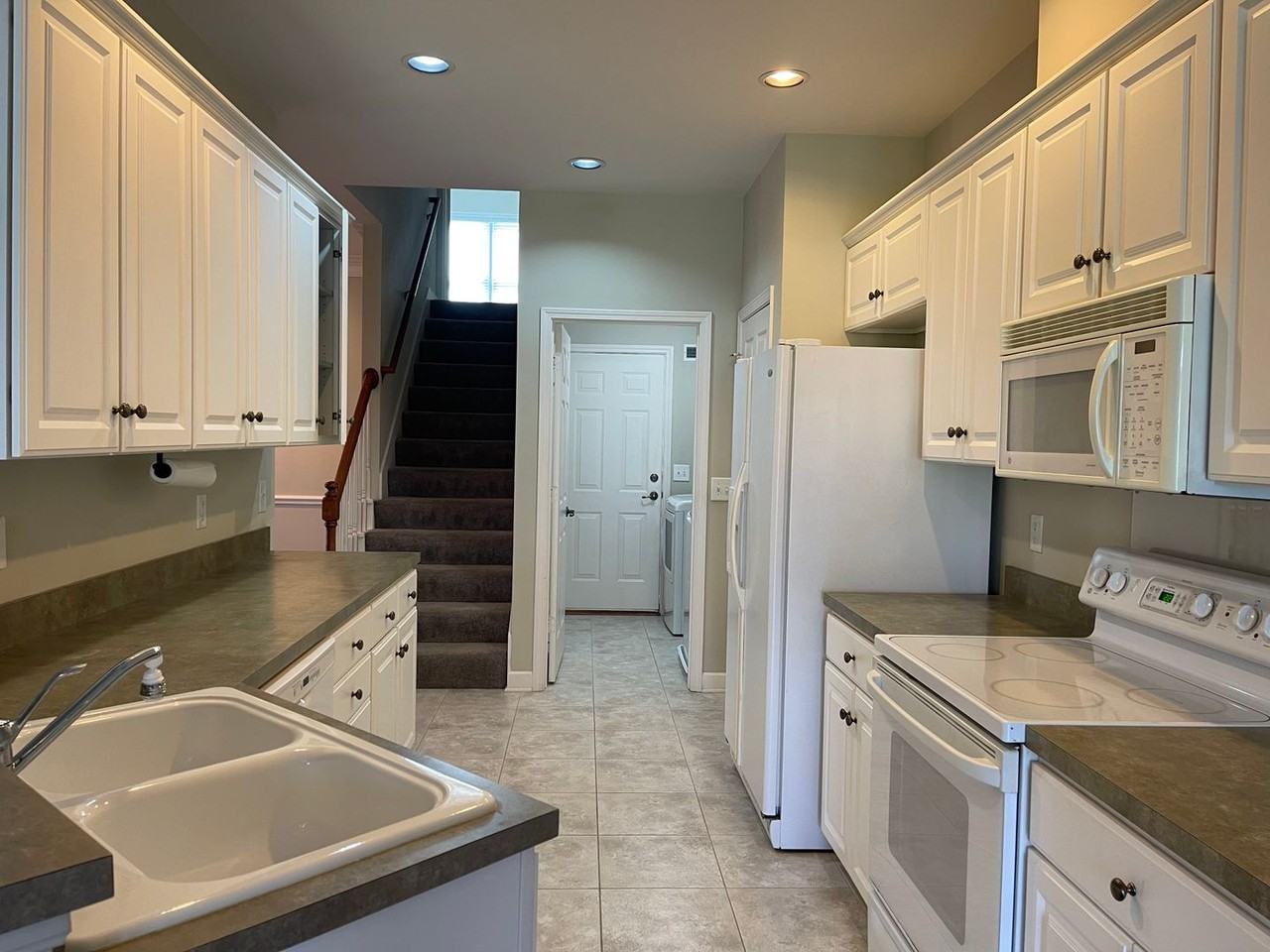 215 Stoners Glen Ct - Photo 6 of 28