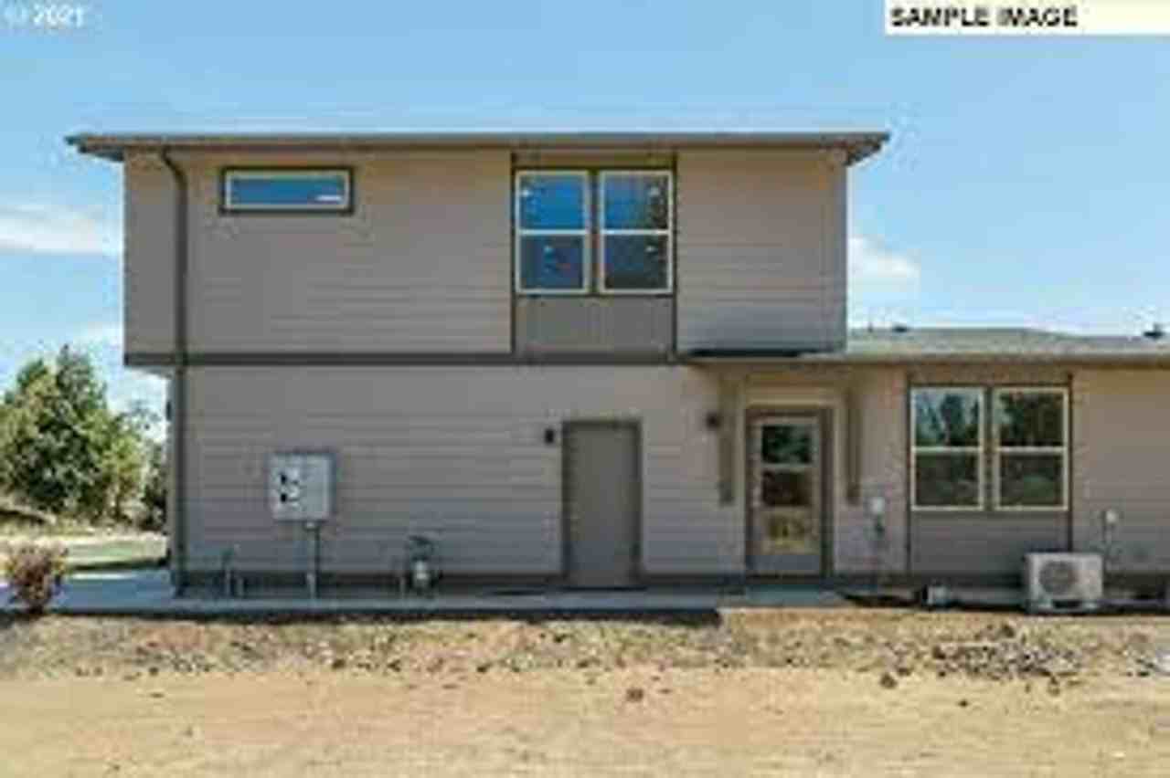 16497 Carter Ct - Photo 2 of 10