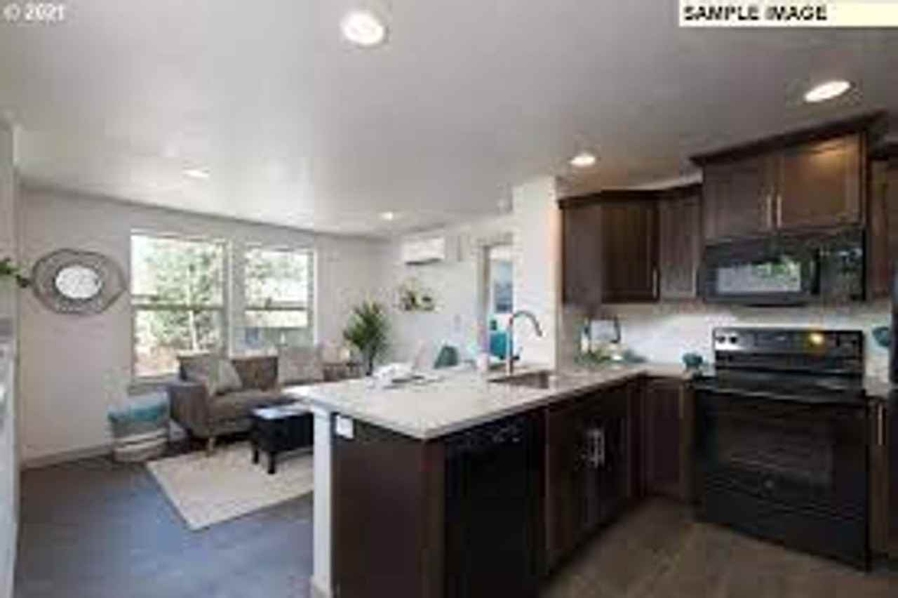 16497 Carter Ct - Photo 5 of 10