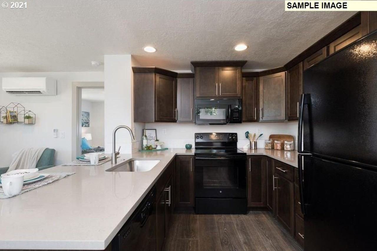 16497 Carter Ct - Photo 6 of 10