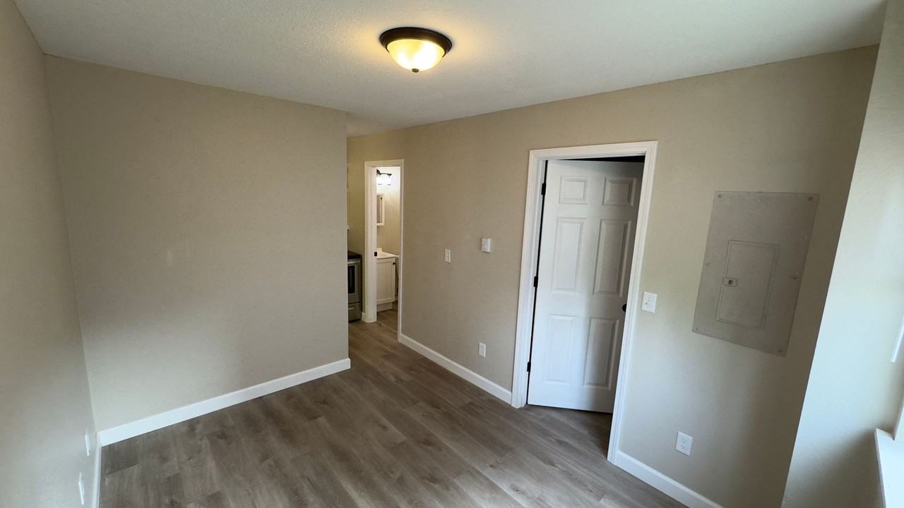 4181 Sunset Dr #4 - Photo 5 of 12