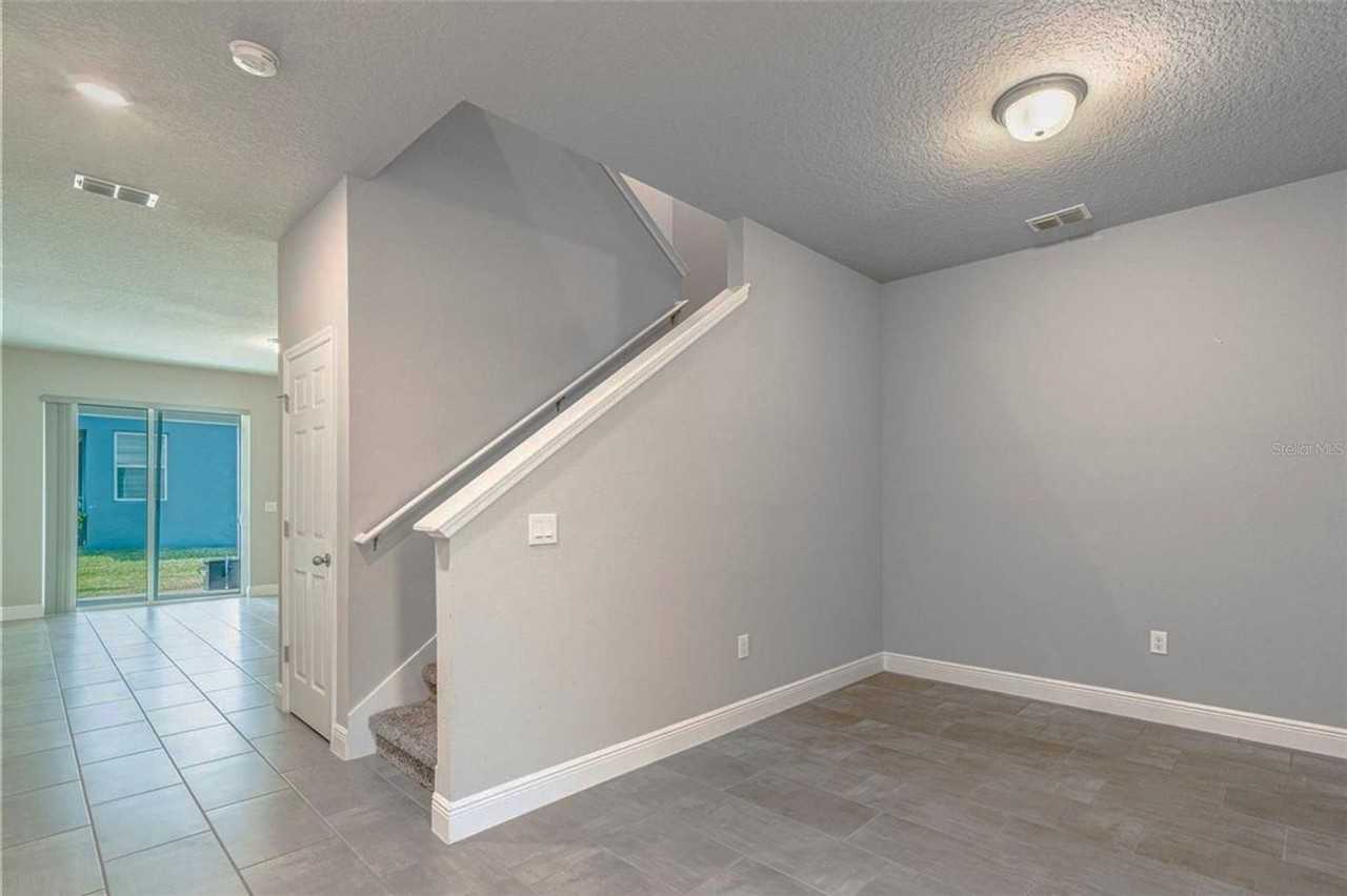 1464 Broad Wing Ln - Photo 3 of 15