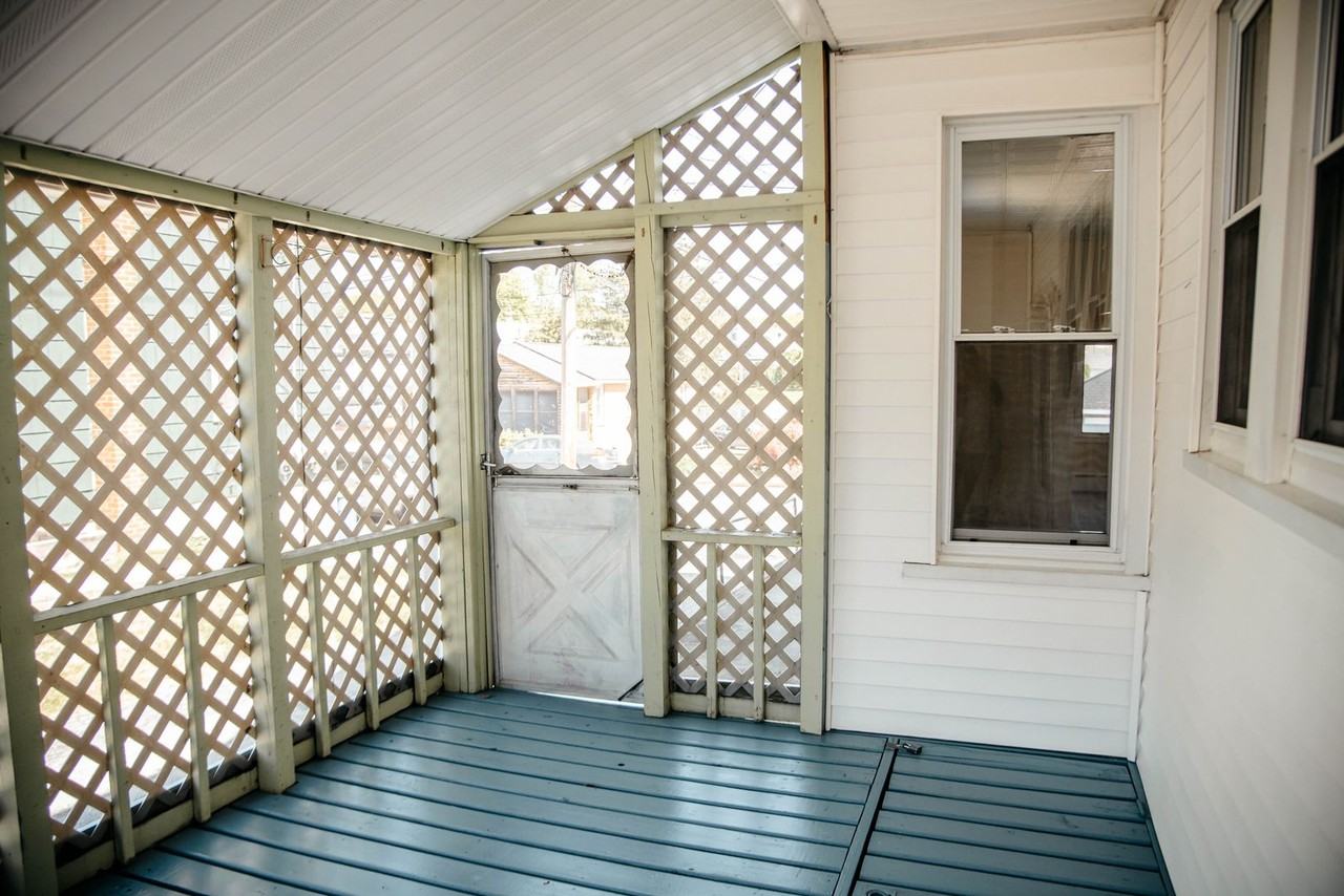 327 Spruce St - Photo 3 of 20