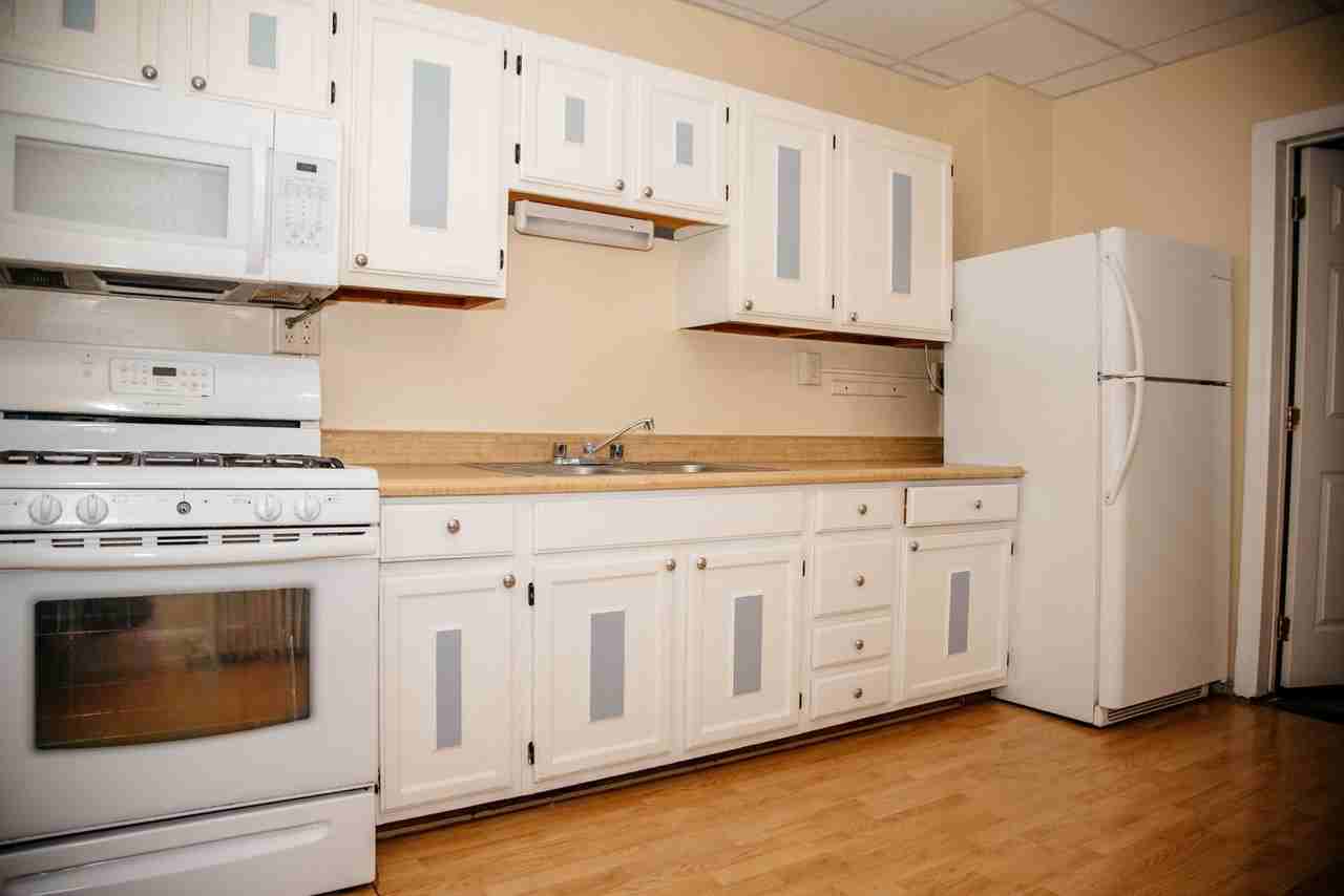 327 Spruce St - Photo 6 of 20