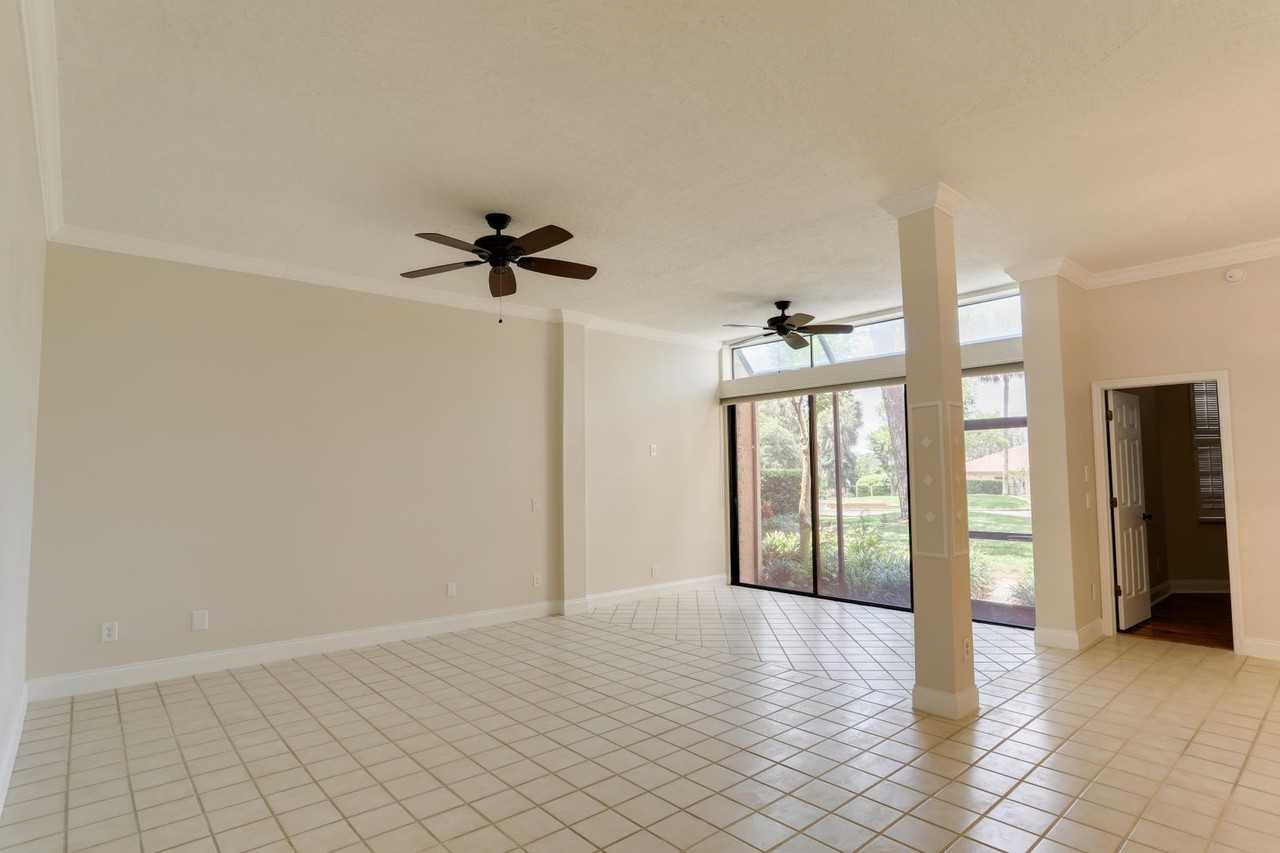 2910 Monaco Ct - Photo 3 of 18