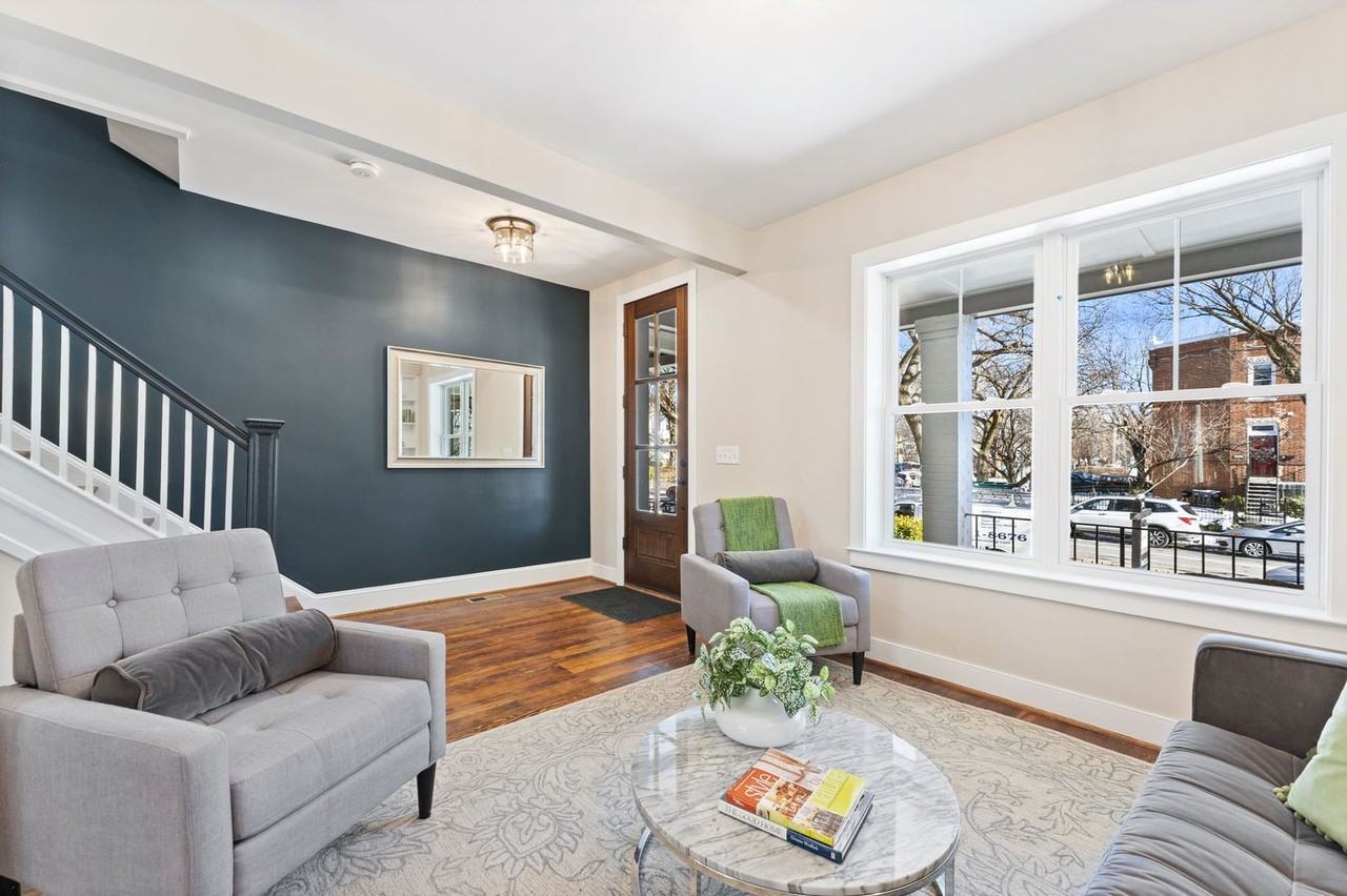 705 Kentucky Ave Se - Photo 6 of 40