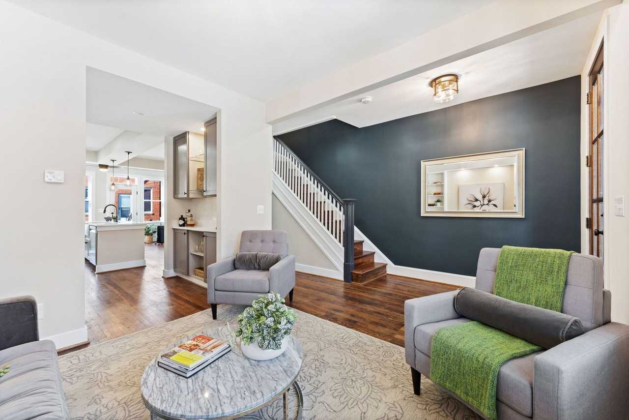 705 Kentucky Ave Se - Photo 7 of 40