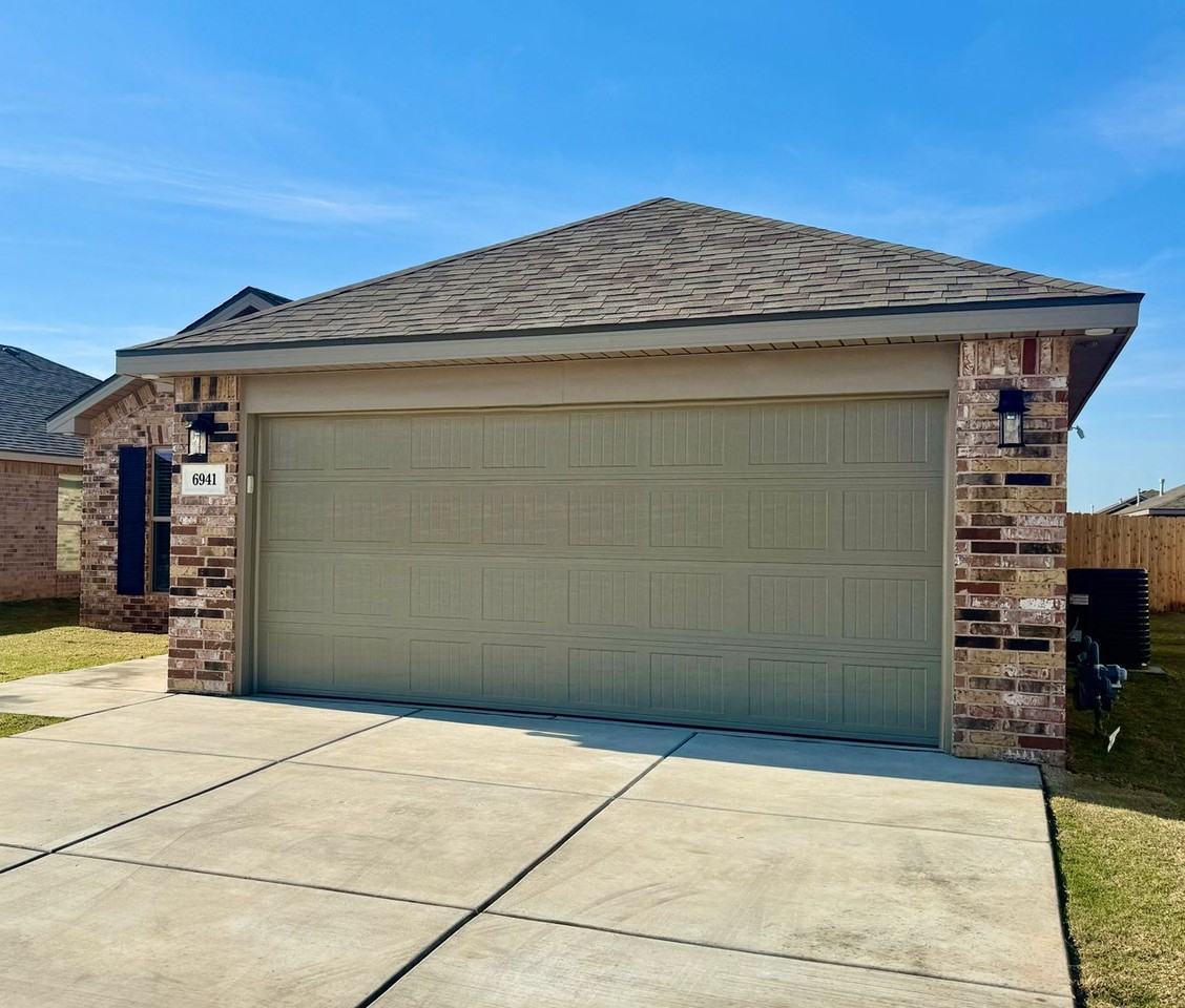 6941 9th St - Photo 3 of 35