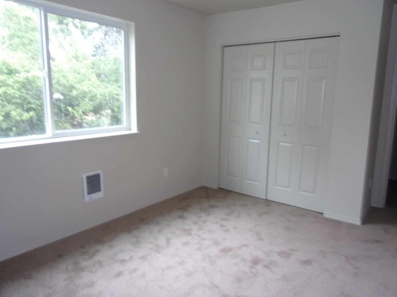 203-03 - 905 NW 29th St. #100 & #200 - Photo 2 of 11