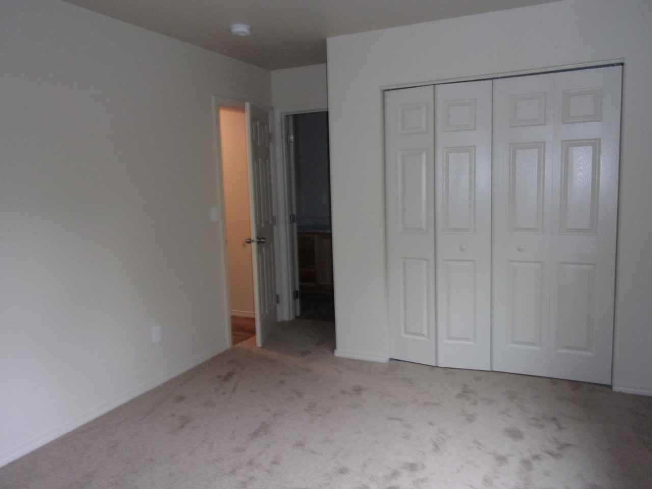 203-03 - 905 NW 29th St. #100 & #200 - Photo 3 of 11