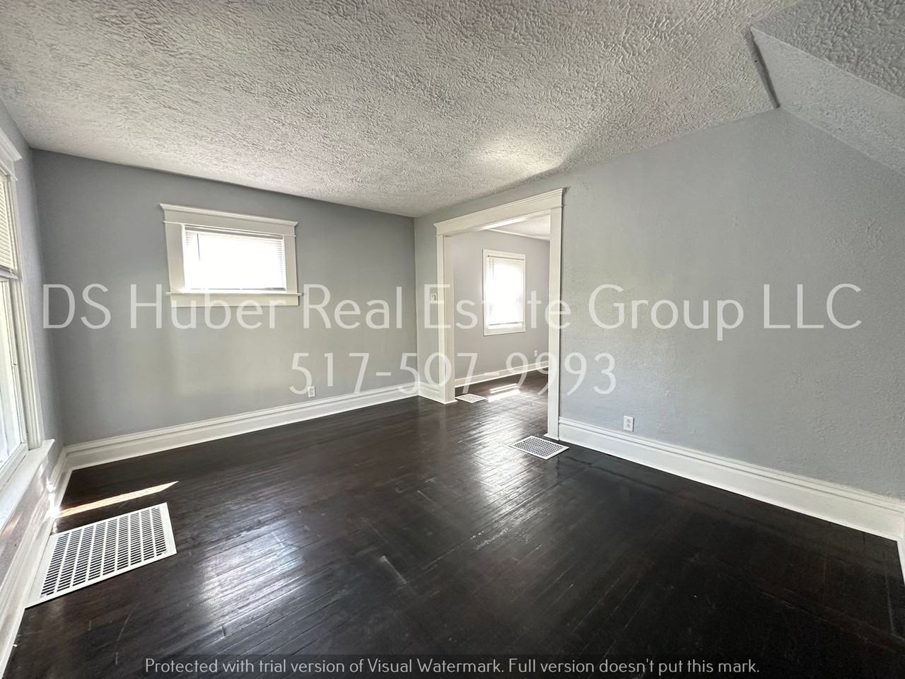 1105 Camp St - Photo 2 of 14