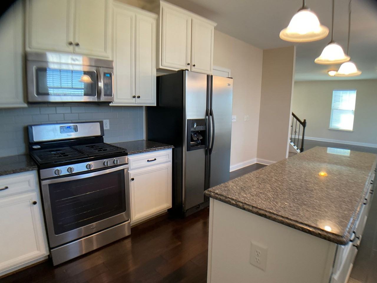 2133 Capstone Dr - Photo 3 of 24