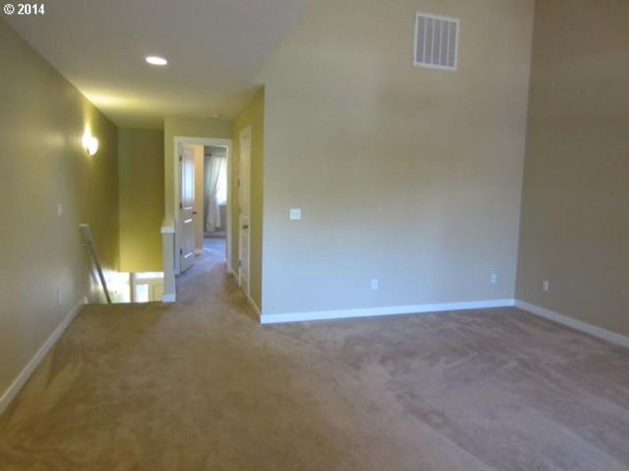 9717 N Jersey St - Photo 3 of 8