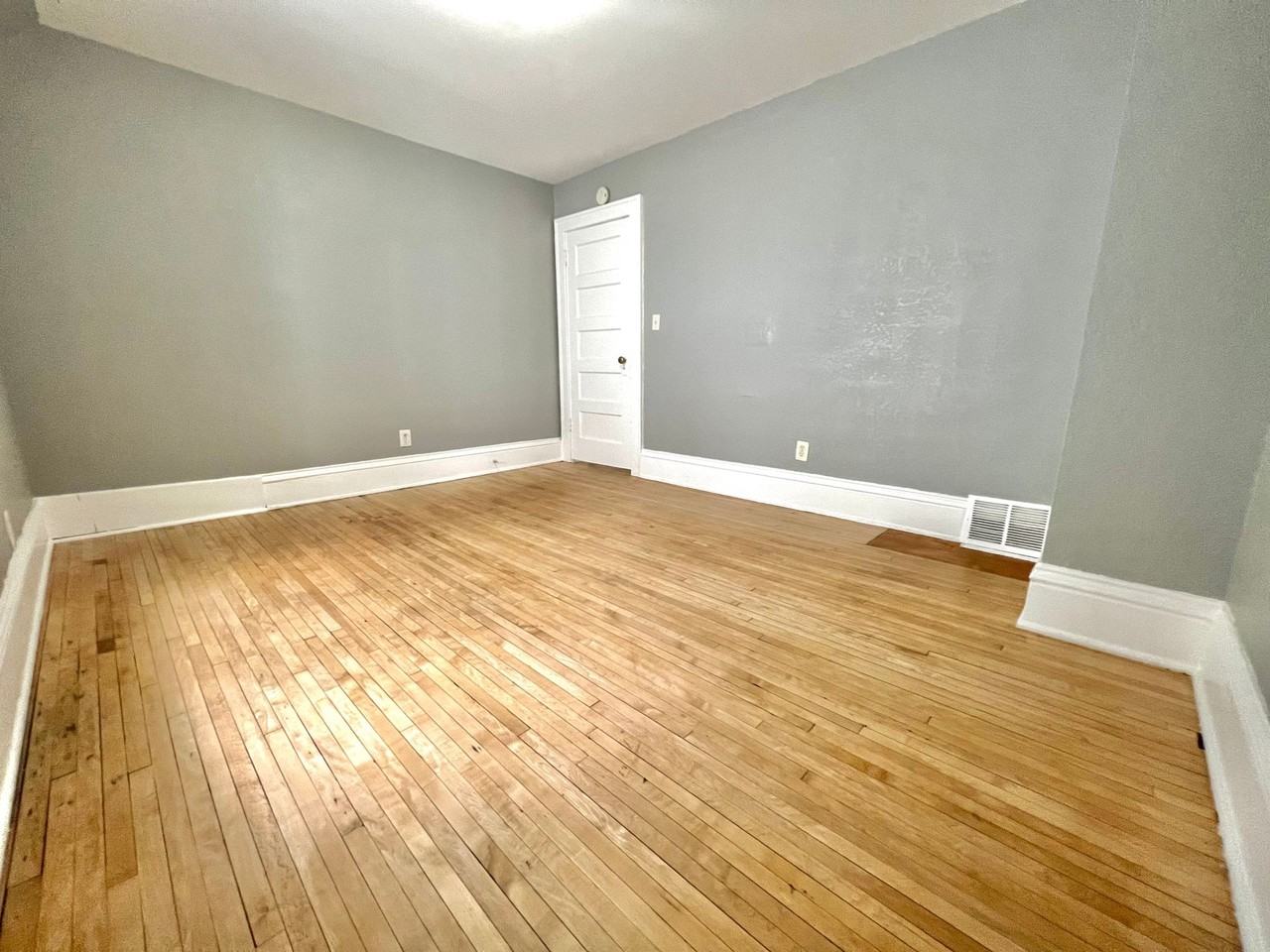 1314 Morgan Ave N - Photo 7 of 10