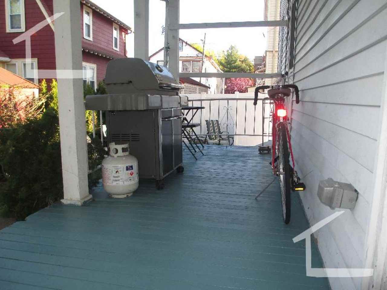 131 Murdock St - Photo 3 of 13