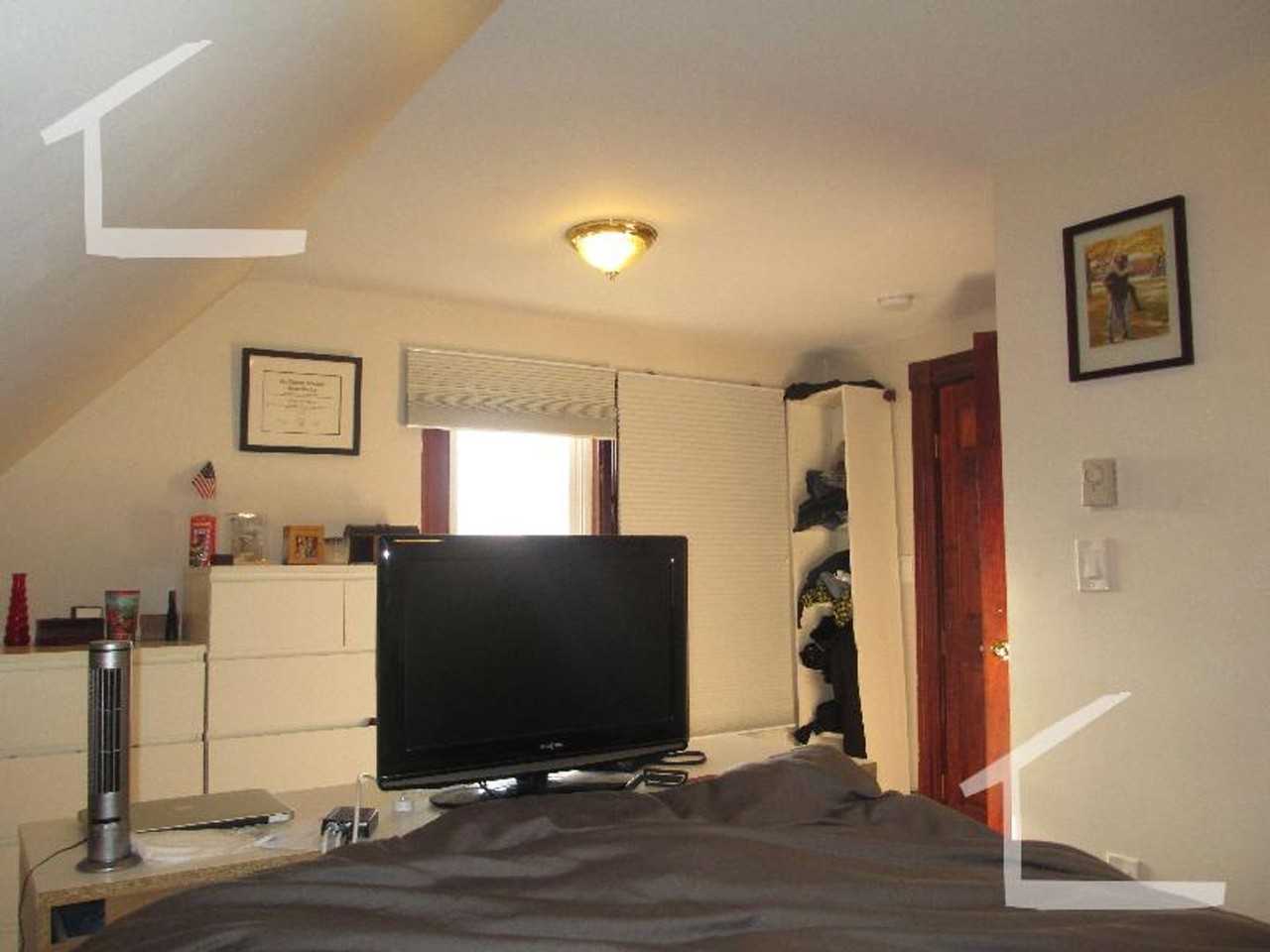 131 Murdock St - Photo 4 of 13