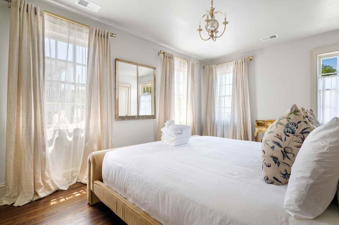 6 Gadsden St - Photo 3 of 36