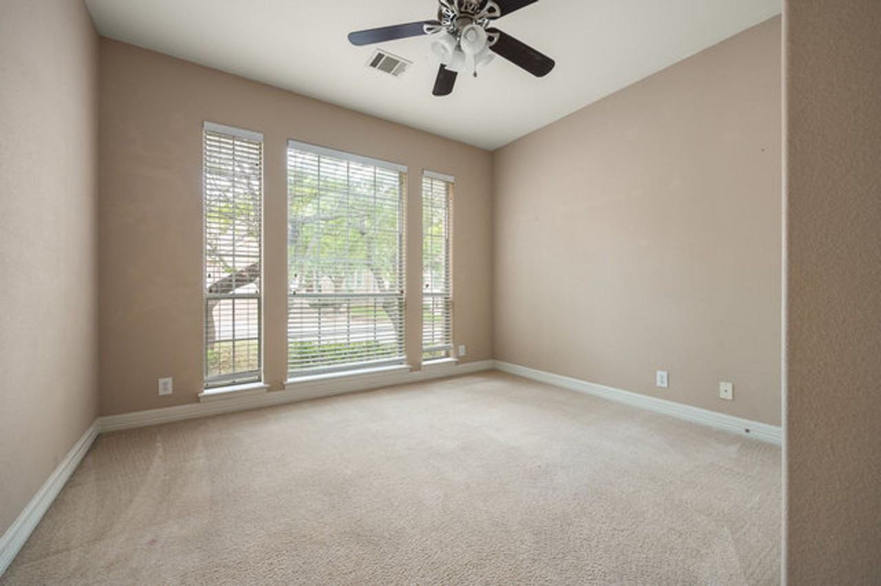 410 Cadence Hl - Photo 4 of 28