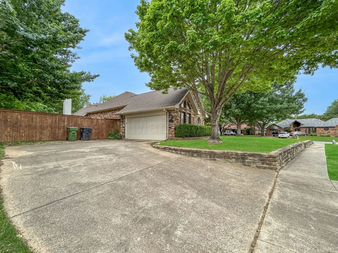 500 Lincoln Dr - Photo 3 of 45