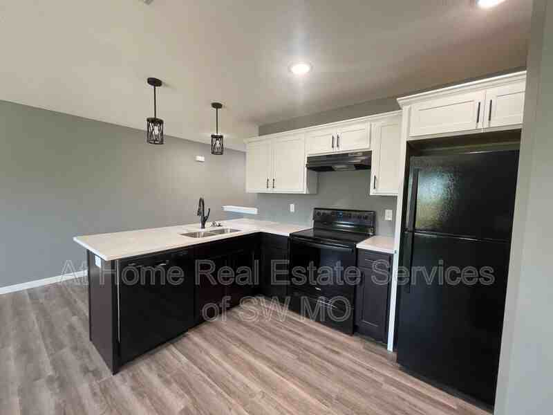 2775 S Meadowlark Ave - Photo 5 of 11