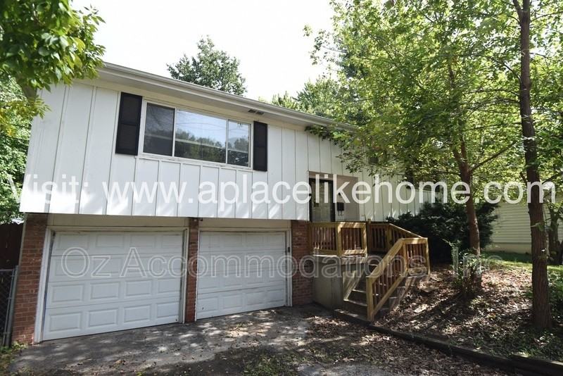 5521 Perry Ln - Photo 7 of 28