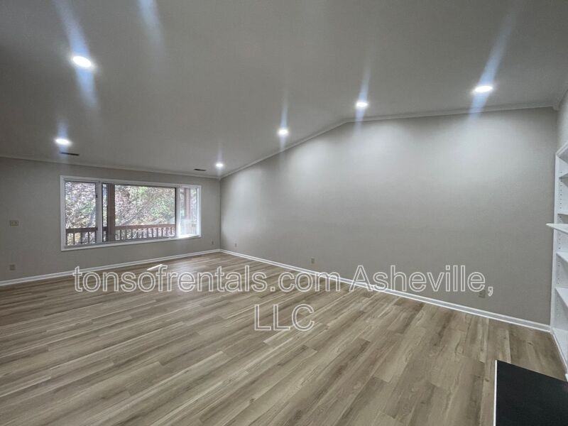 115 Bent Tree Dr #4 - Photo 4 of 22