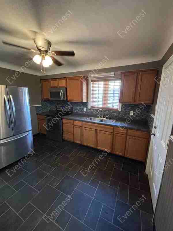 1437 Switzer Ave - Photo 2 of 21