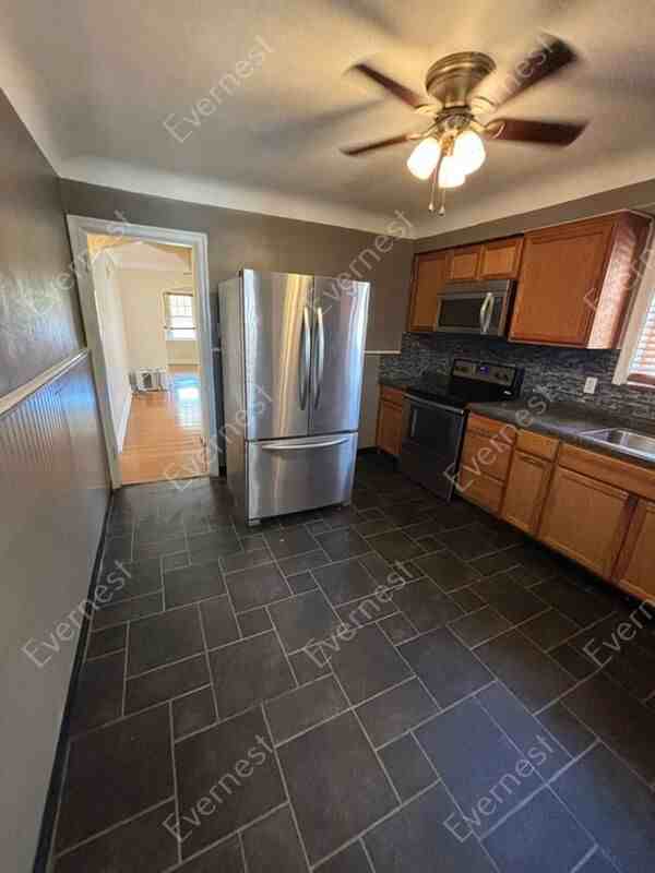 1437 Switzer Ave - Photo 3 of 21