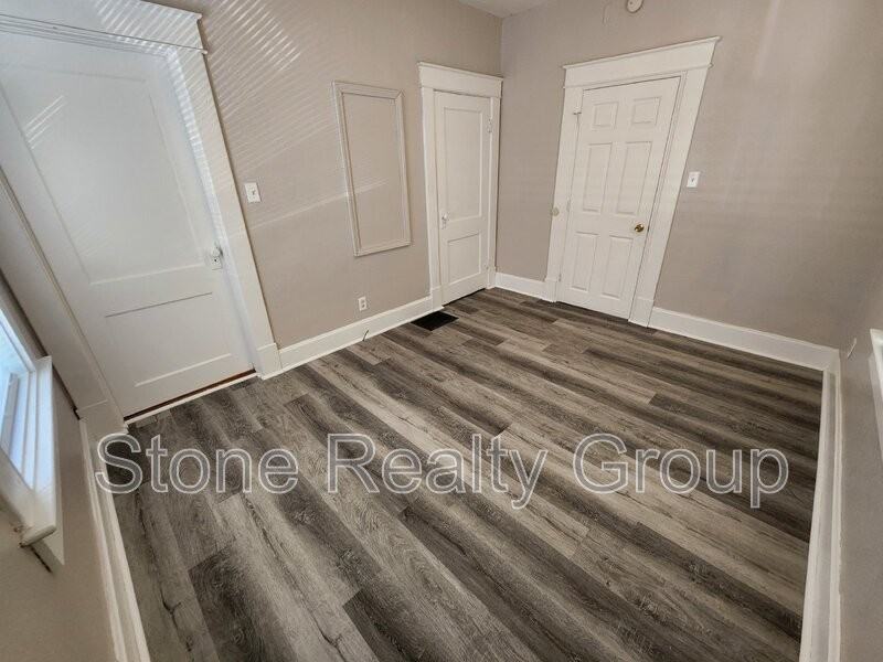 1554 2nd Ave - Photo 5 of 9