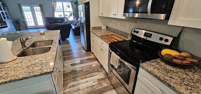 918 Hillside Ave - Photo 6 of 26
