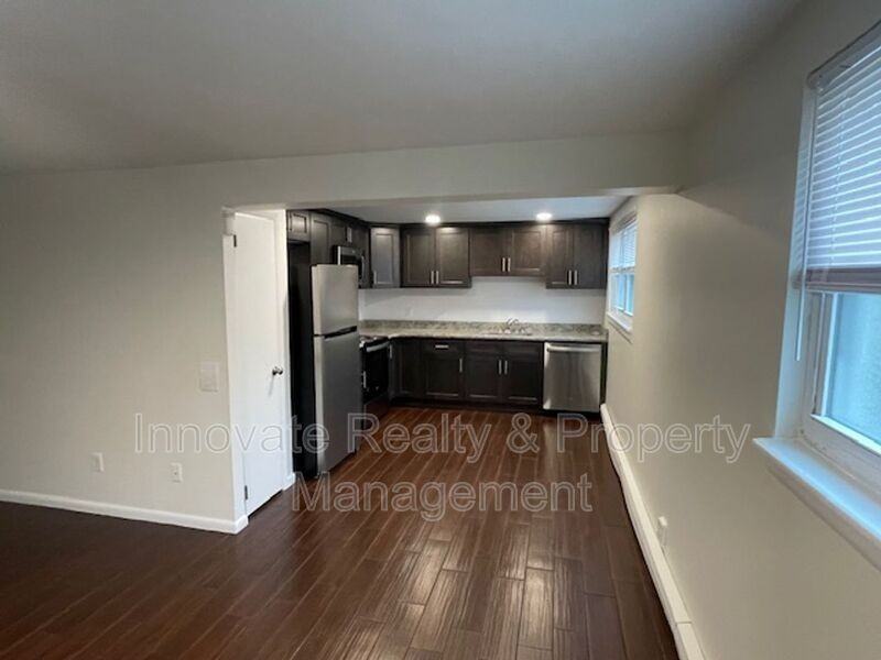 613 N Broad St #10 - Photo 7 of 25