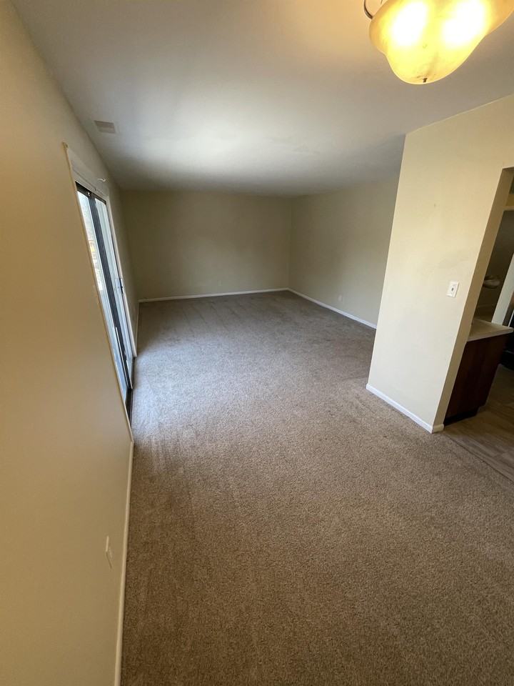 Jefferson St. E. 1410 - Photo 3 of 29