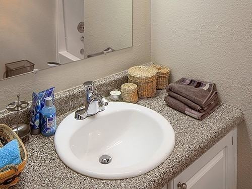 604 SE 121st Avenue - Photo 3 of 11