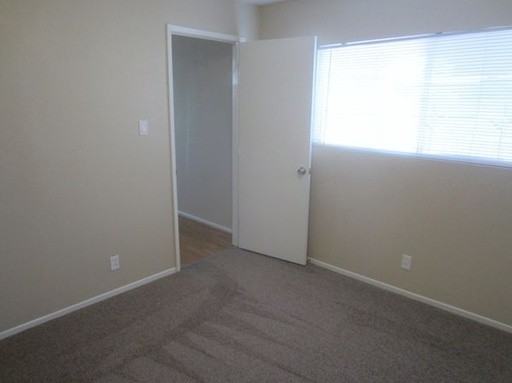 11004 Alpine Way - Photo 2 of 5
