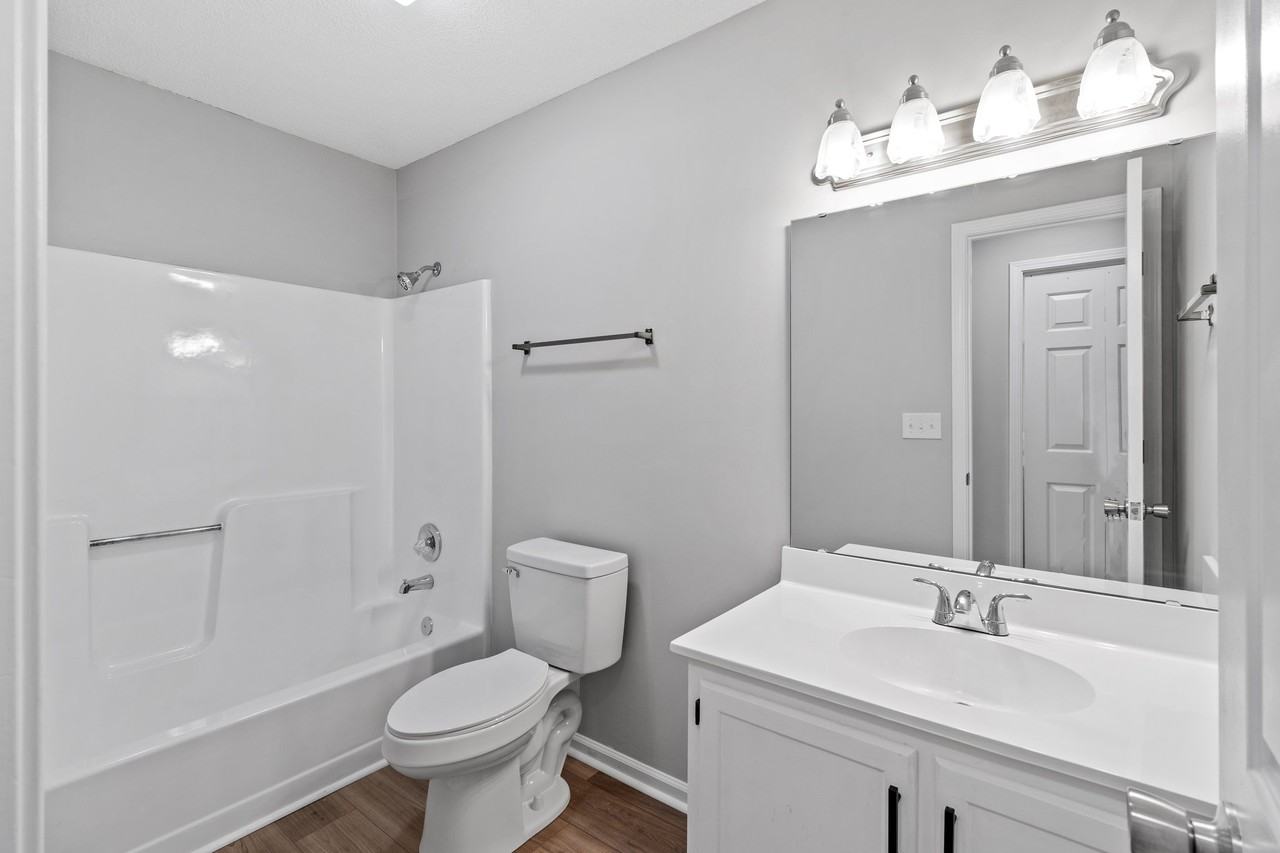 325 Eastwood Dr #325 - Photo 3 of 27