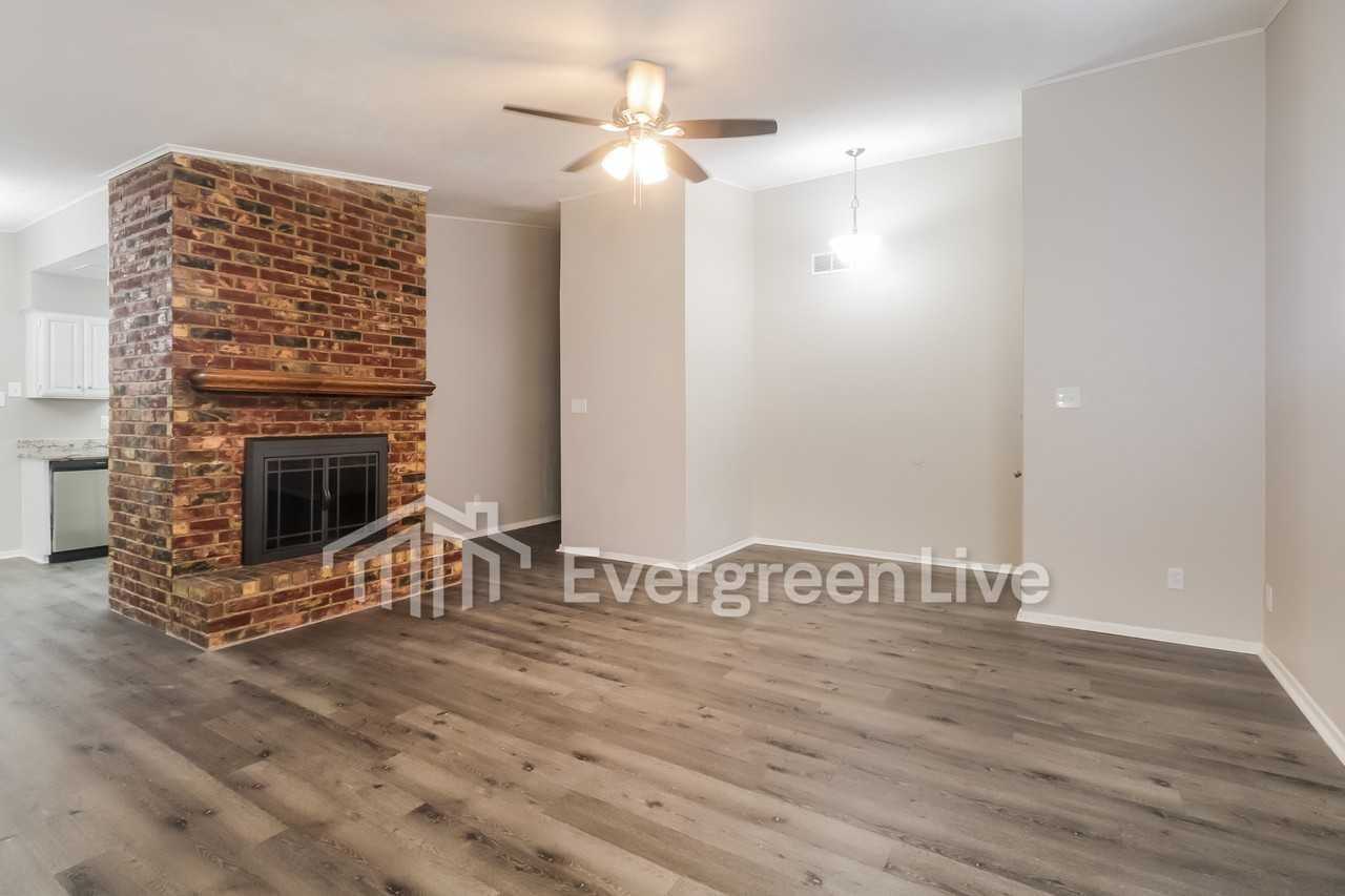 2404 Heathercrest Dr - Photo 3 of 18