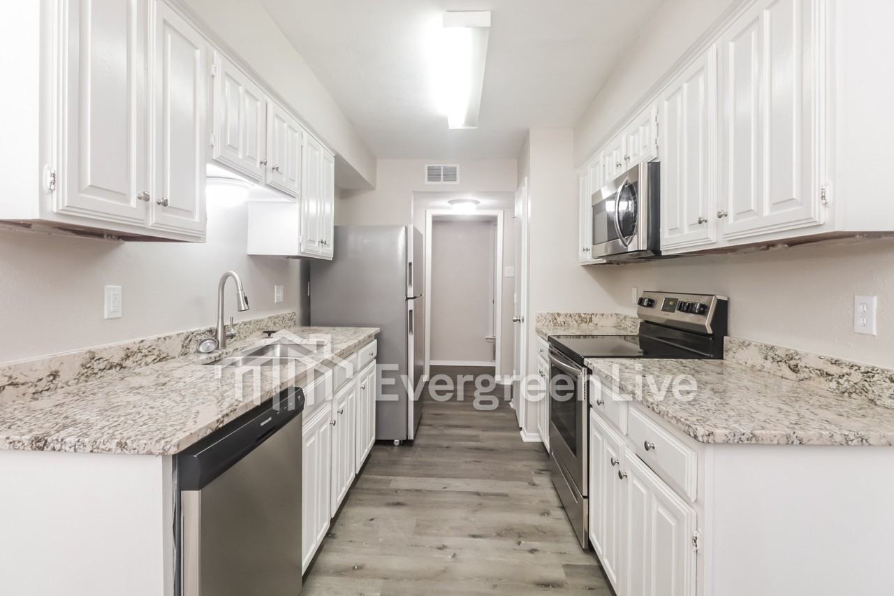 2404 Heathercrest Dr - Photo 7 of 18