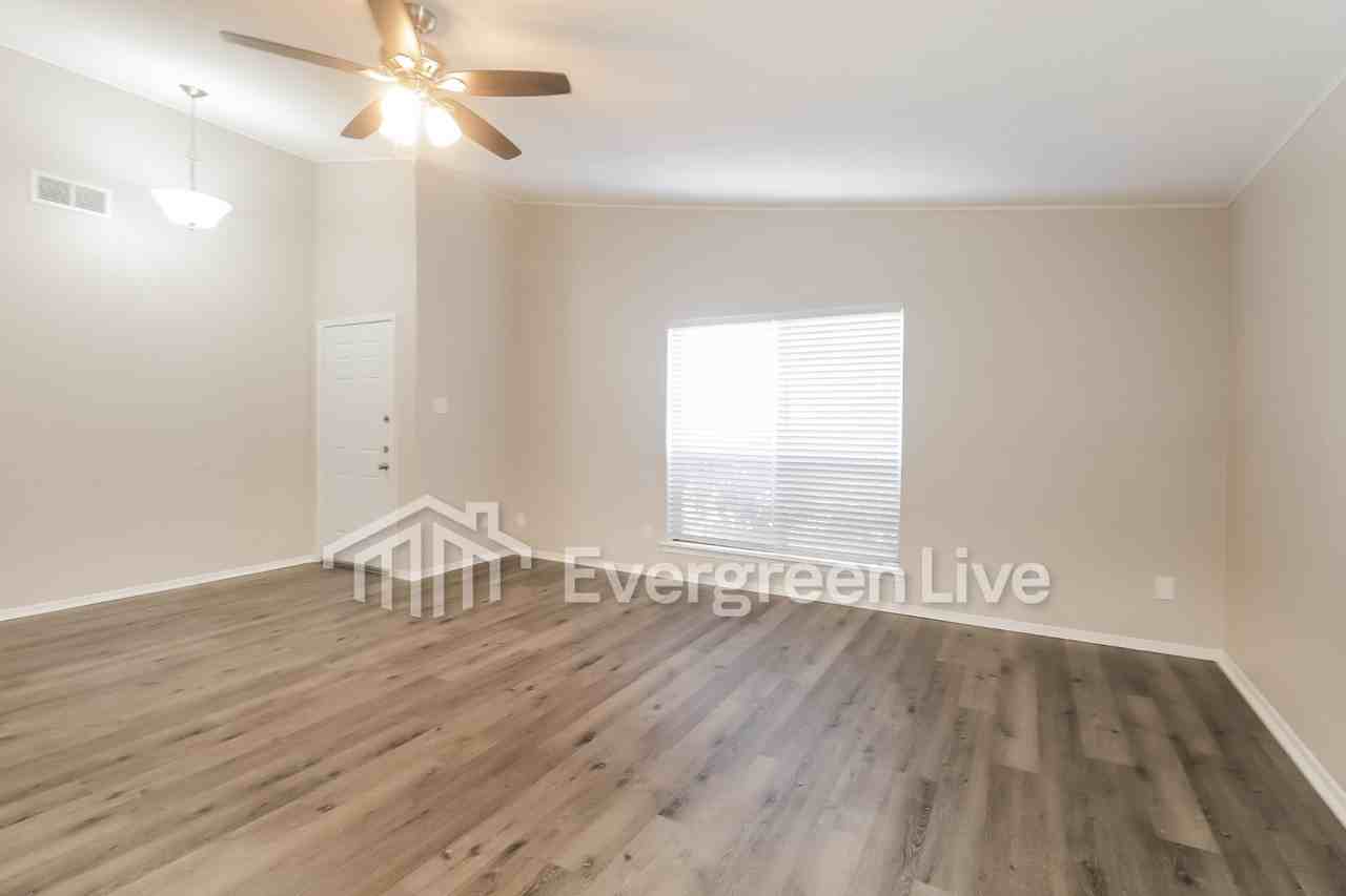 2404 Heathercrest Dr - Photo 5 of 18