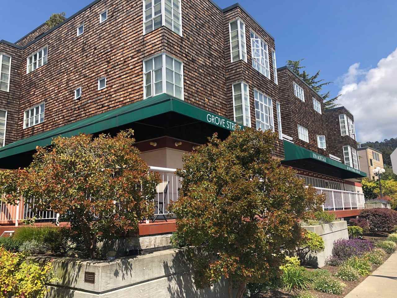 1385 Shattuck Avenue - Photo 4 of 12