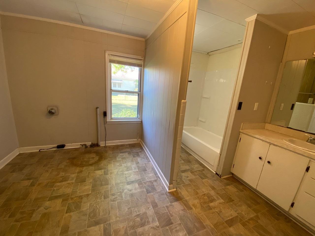 1306B Church Ave Se - Photo 6 of 13