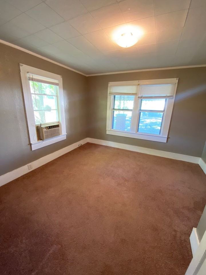 1306B Church Ave Se - Photo 7 of 13