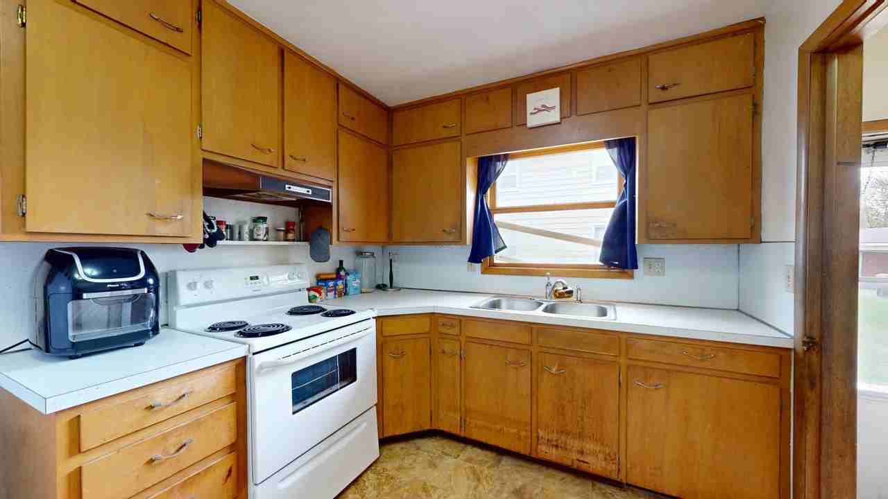 2109 Barr Dr - Photo 5 of 17