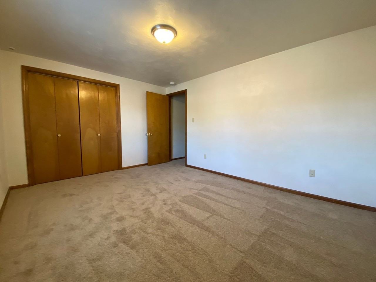 119 Edgewater Vlg #12 - Photo 6 of 13