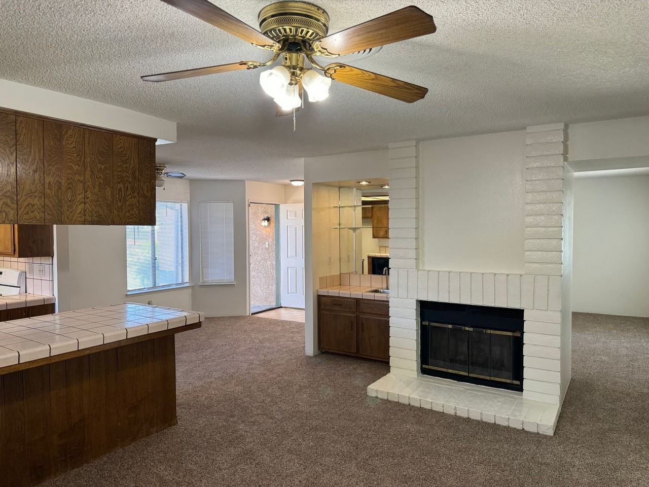 6005 Derrick St - Photo 2 of 14