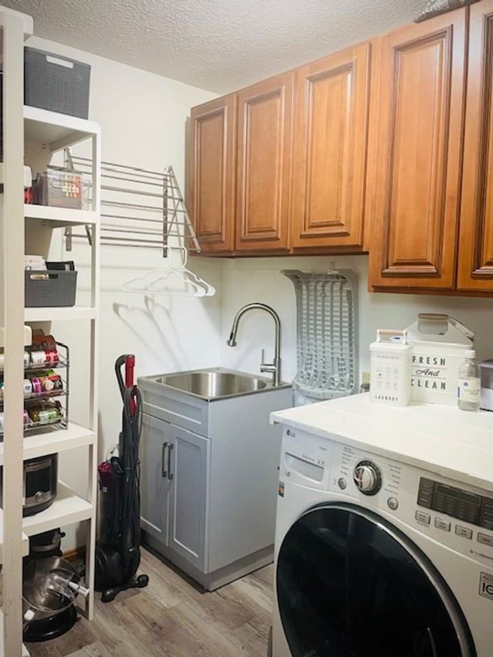 806 Foxfire Rd - Photo 7 of 28