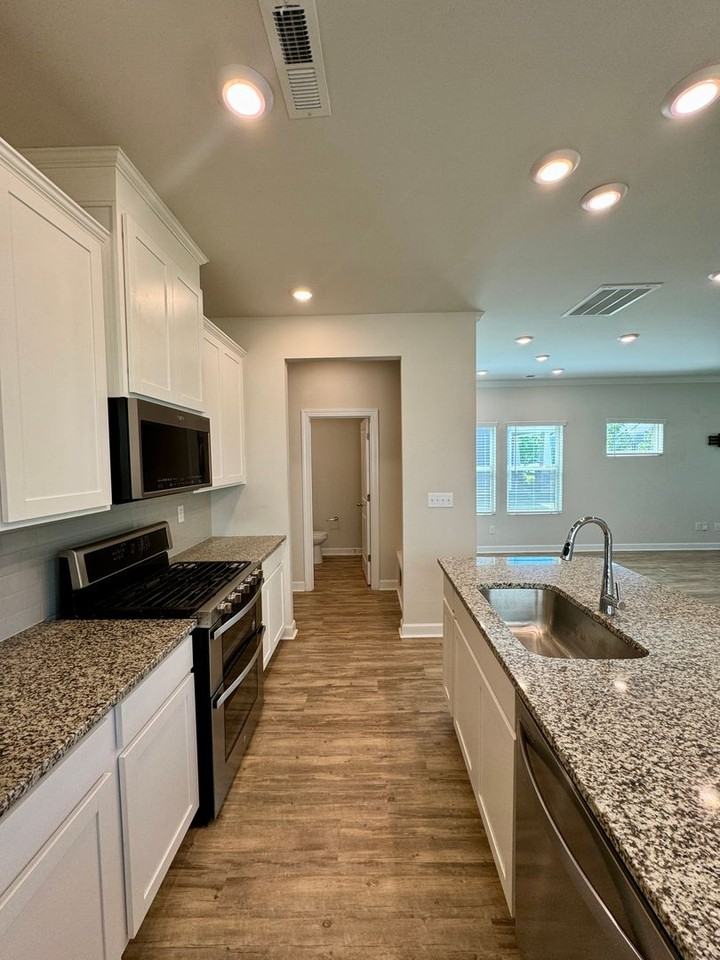 1006 Amberley Crossing Dr - Photo 7 of 24