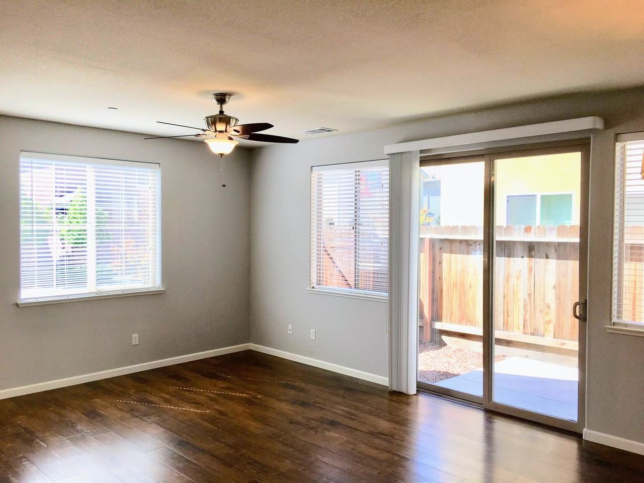 290 Slate Ave - Photo 7 of 19